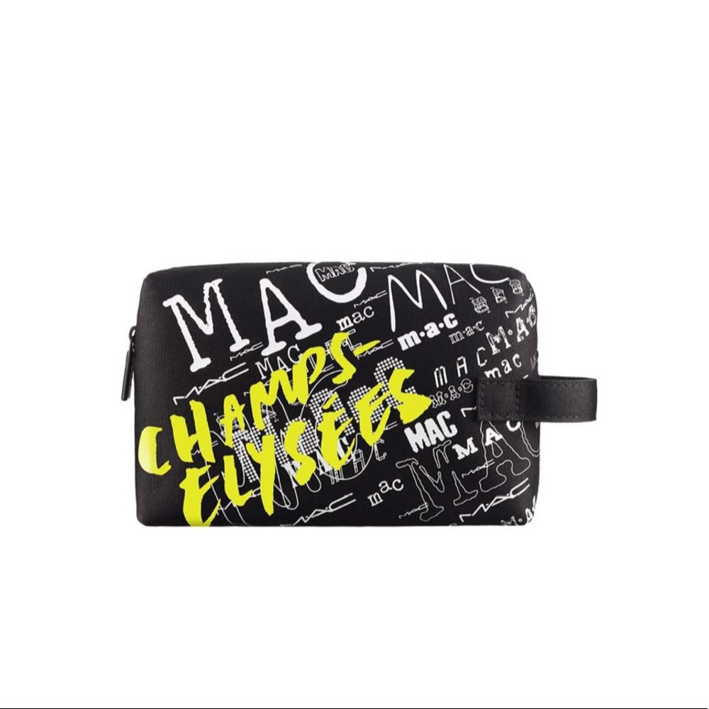 MAC STYLE VOYAGER MAKEUP BAG - OXFORD STREET (Pic is similar to actual product)